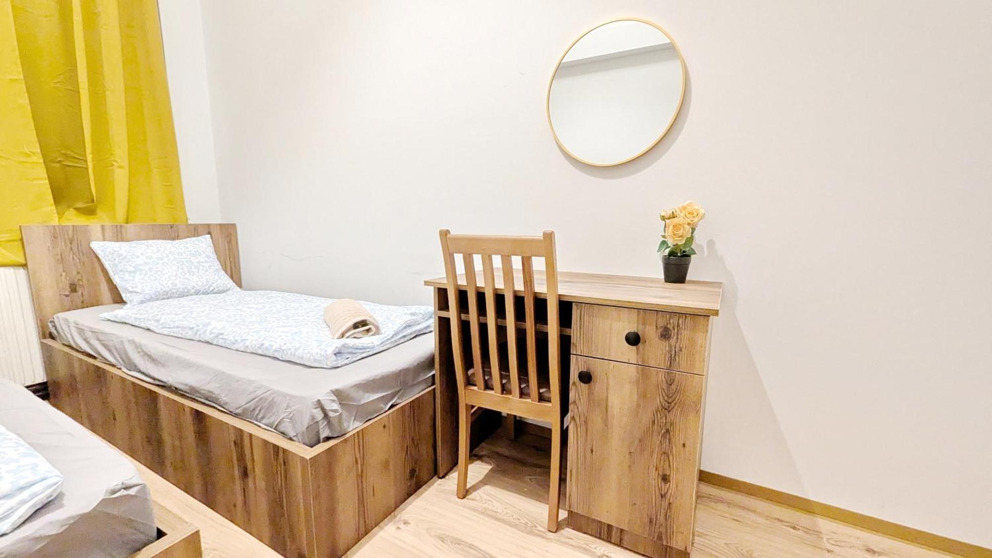 Homestay Spacious - 15 Min From Airport & Center, 5 Min From Main-bus Station Ez 42 Vienna