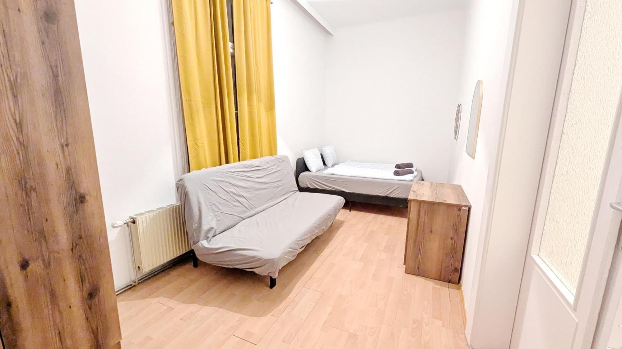 Homestay Spacious - 15 Min From Airport & Center, 5 Min From Main-bus Station Ez 42 Vienna