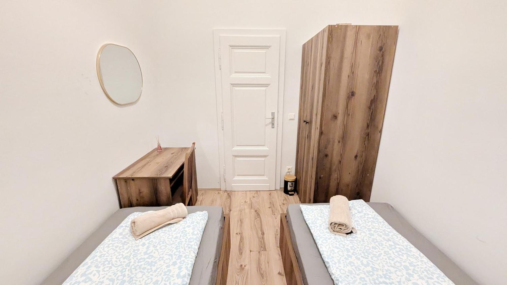Spacious - 15 Min From Airport & Center, 5 Min From Main-bus Station Ez 42 * Vienna